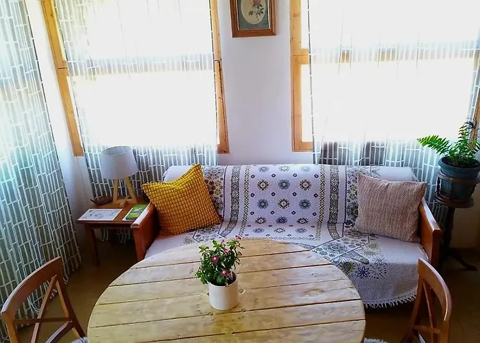 Nature Sanctuary, A Semi-detached House On An Ecological & Sustainable Farm Apartament *